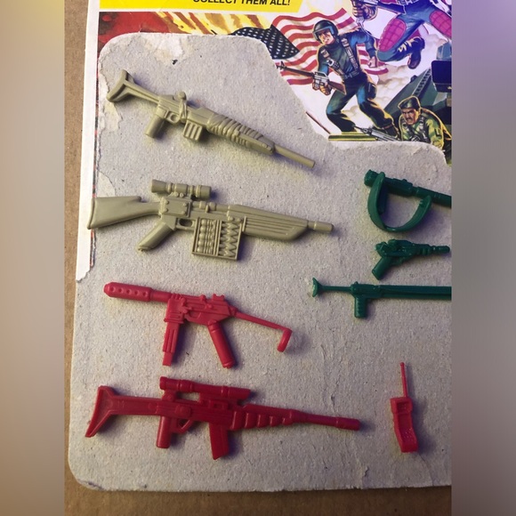 GI Joe ARAH Accessory Kit #3 / 1985 Hasbro / 19 of 24 pieces plus cardback - Picture 2 of 9